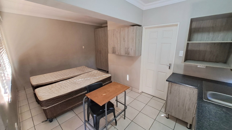 7 Bedroom Property for Sale in Willows Free State
